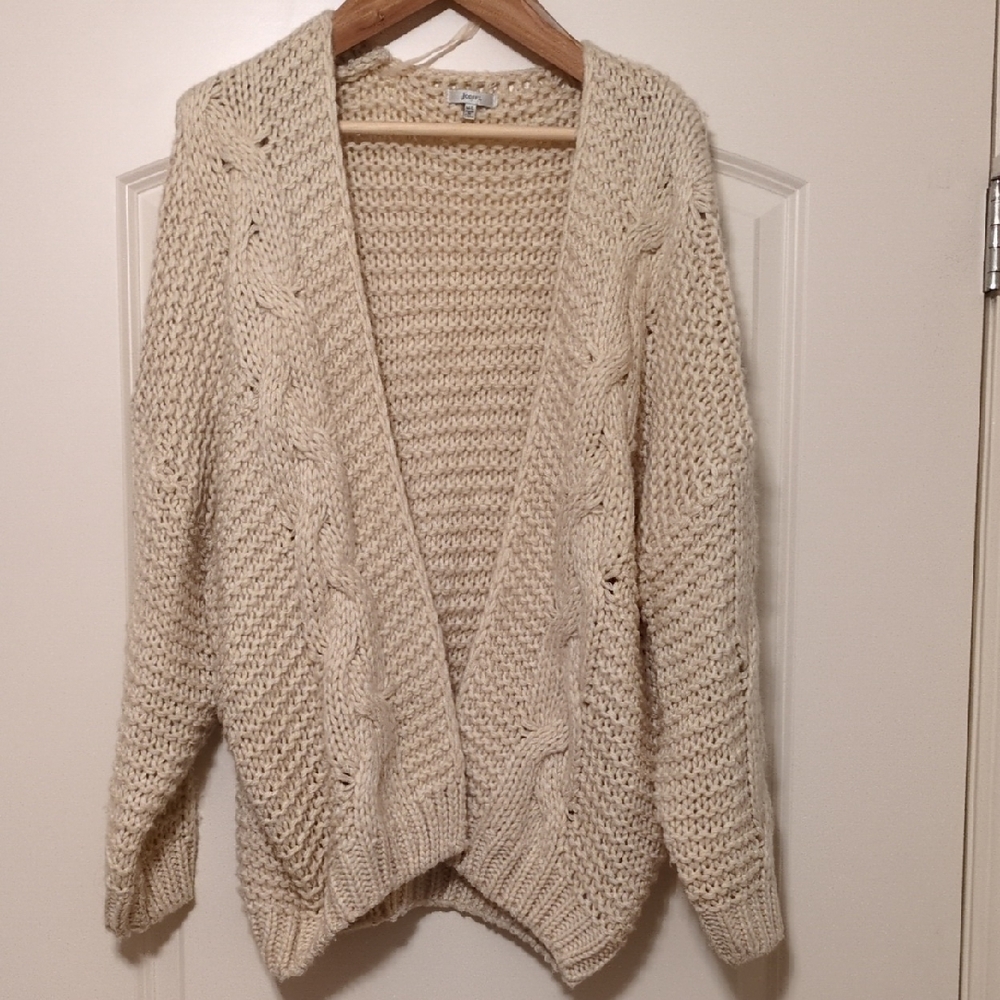 Oversized Cable Knit Cardigan In Cream‎ Color